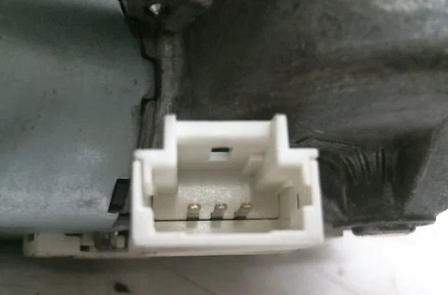 Moteur essuie-glace arrière NISSAN MICRA occasion