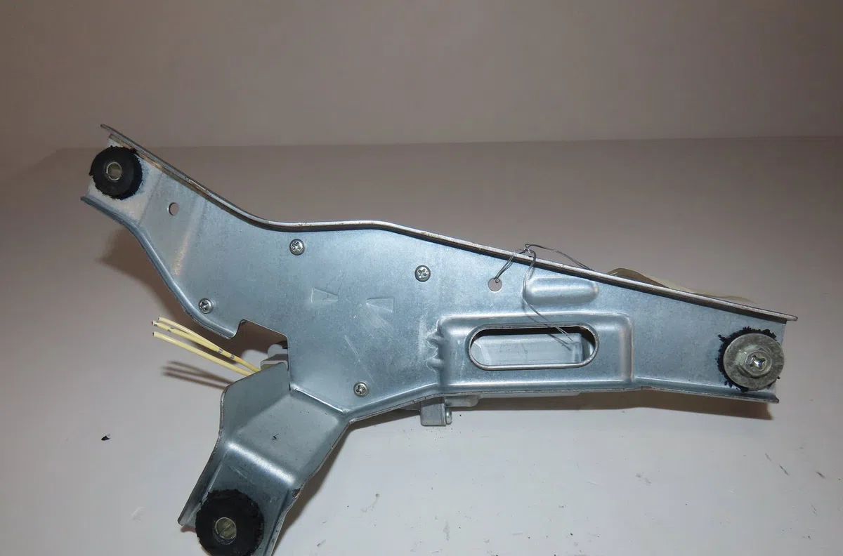 Moteur essuie-glace arrière Nissan NOTE (E11, NE11) 1.4 (2006-2012) occasion
