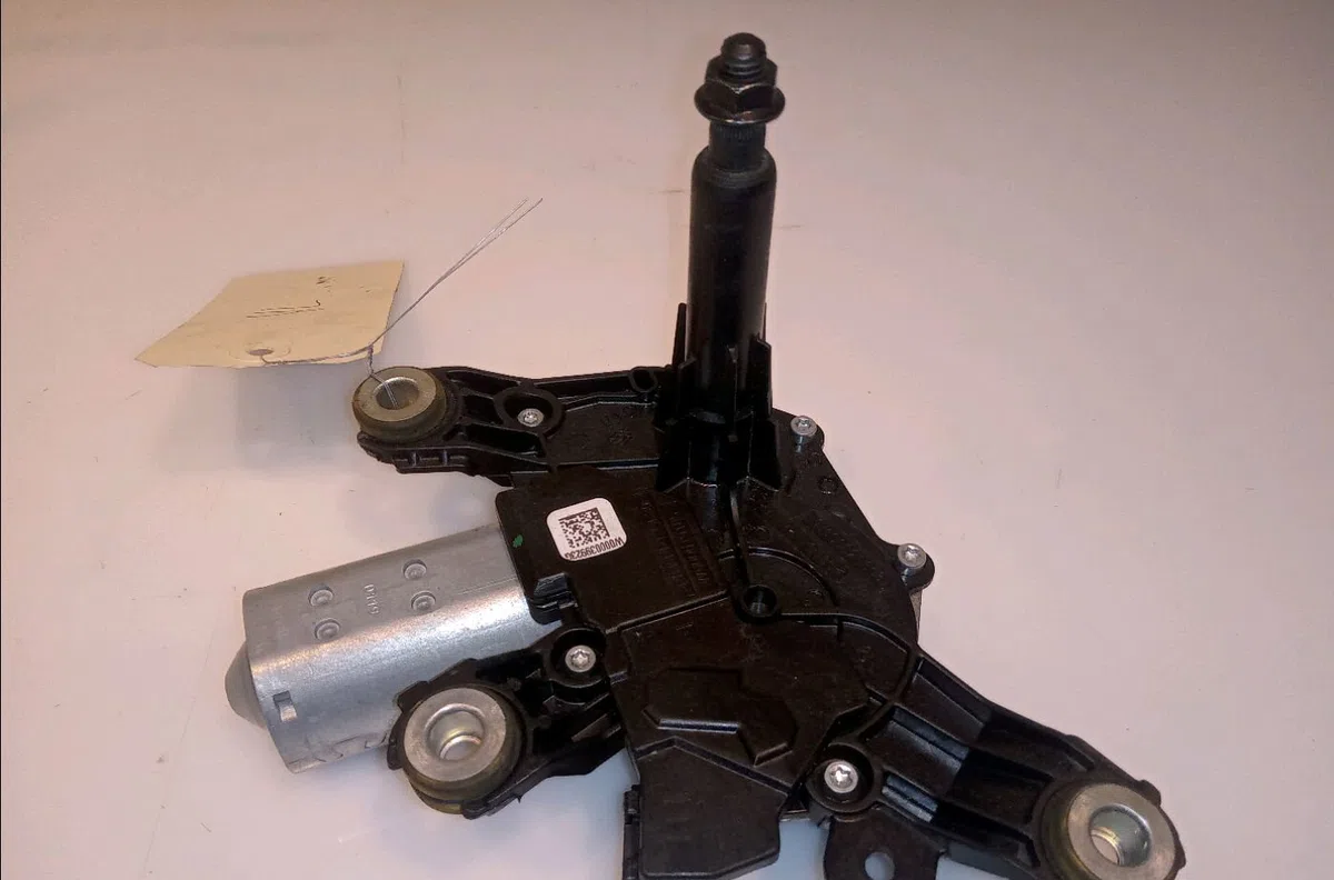 Moteur essuie-glace arrière Nissan QASHQAI II SUV (J11, J11_) 1.5 dci (2013) occasion