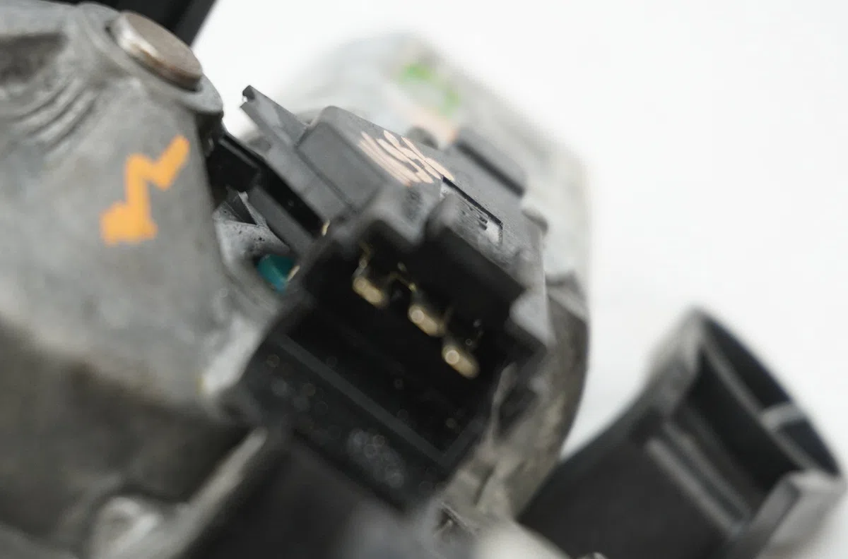 Moteur essuie-glace arrière Opel AGILA (A) (H00) 1.2 16v twinport (f68) (2004-2007) occasion