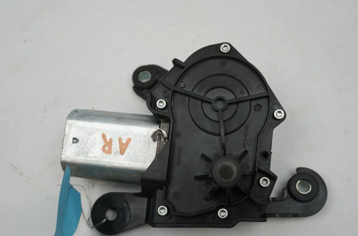 Moteur essuie-glace arrière Opel AGILA (A) (H00) 1.2 16v twinport (f68) (2004-2007) occasion