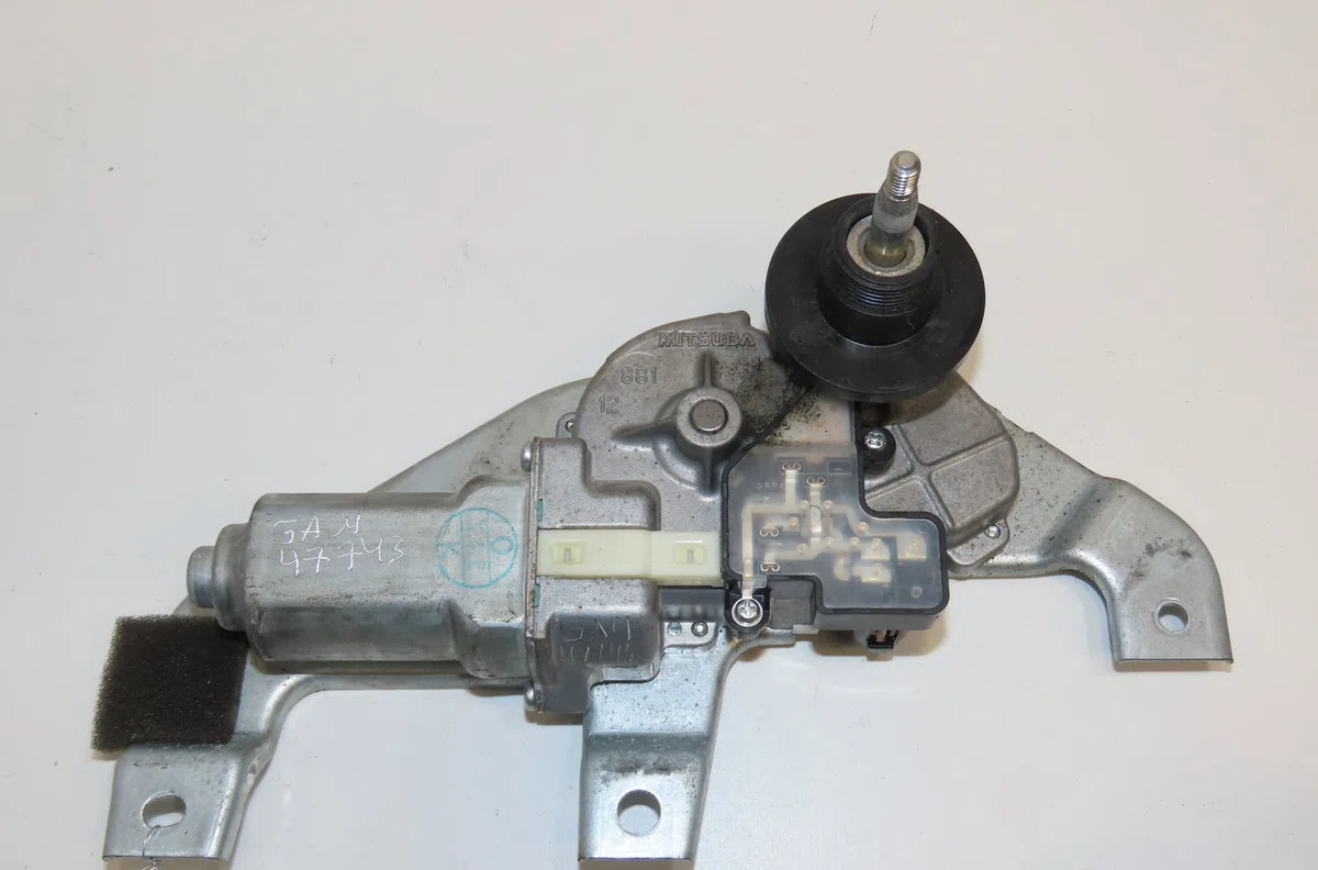Moteur essuie-glace arrière Opel AGILA (B) (H08) 1.0 (f68) (2008-2011) occasion