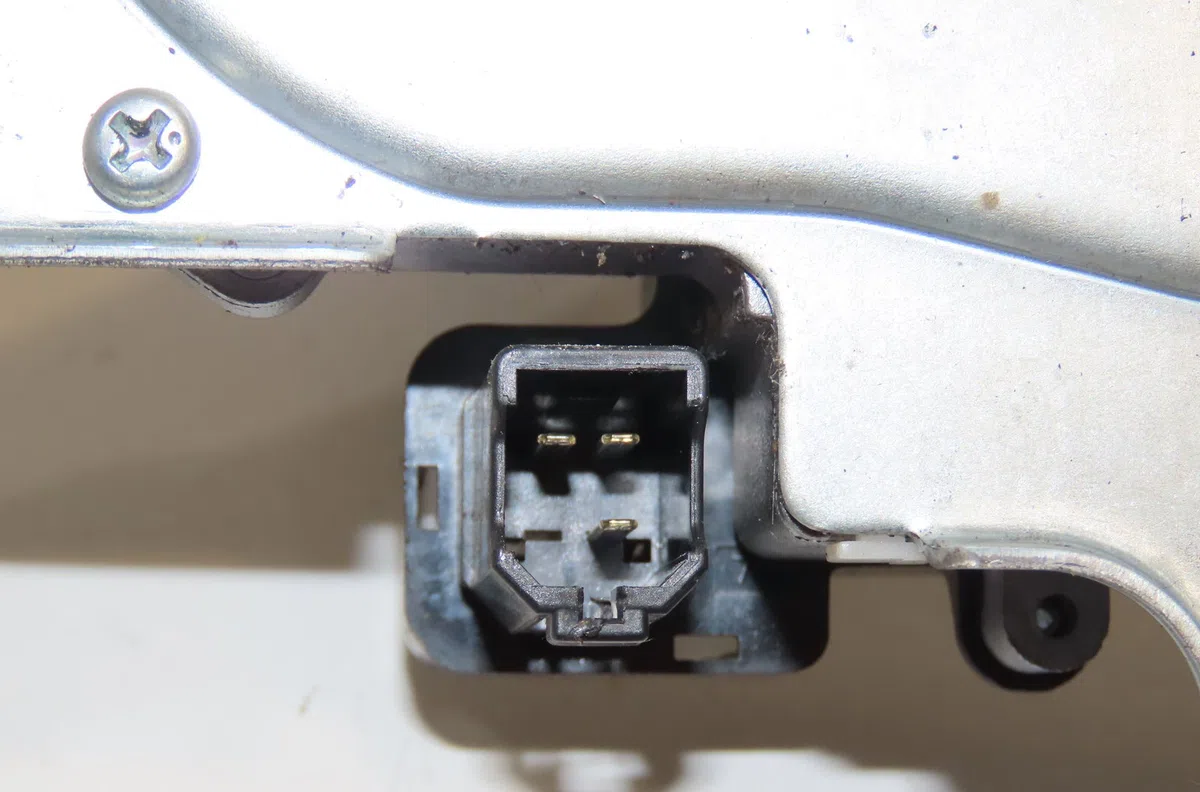 Moteur essuie-glace arrière Opel AGILA (B) (H08) 1.0 (f68) (2008-2011) occasion