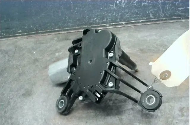 Moteur essuie-glace arrière Opel ASTRA H Break (A04) 1.6 (l35) (2004-2010) occasion