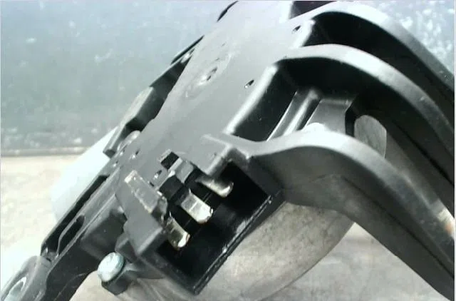 Moteur essuie-glace arrière Opel ASTRA H Break (A04) 1.6 (l35) (2004-2010) occasion
