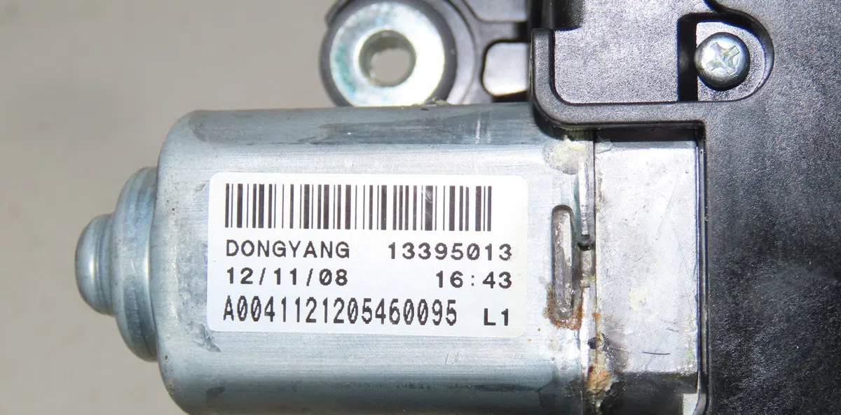 Moteur essuie-glace arrière Opel ASTRA J GTC 2.0 cdti (08) (2011-2015) occasion
