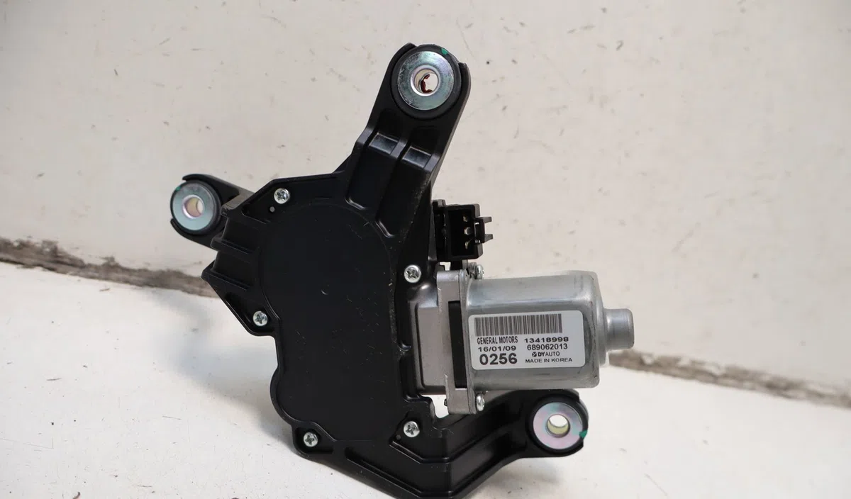 Moteur essuie-glace arrière Opel ASTRA K (B16) 1.0 turbo (68) (2015) occasion
