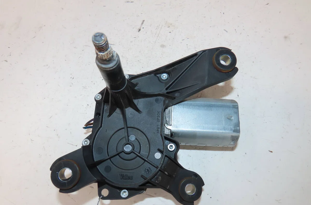 Moteur essuie-glace arrière Opel COMBO Camionnette-Monospace 1.3 cdti 16v (2005-2012) occasion
