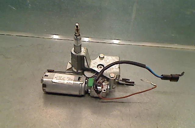 Moteur essuie-glace arrière OPEL CORSA 2000 occasion