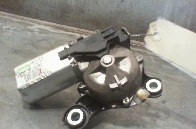 Moteur essuie-glace arrière OPEL CORSA 2005 occasion