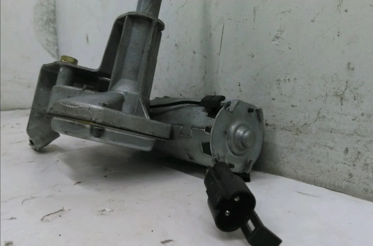 Moteur essuie-glace arrière Opel CORSA B (S93) 1.2 i 16v (f08, f68, m68) (1998-2000) 5 portes occasion