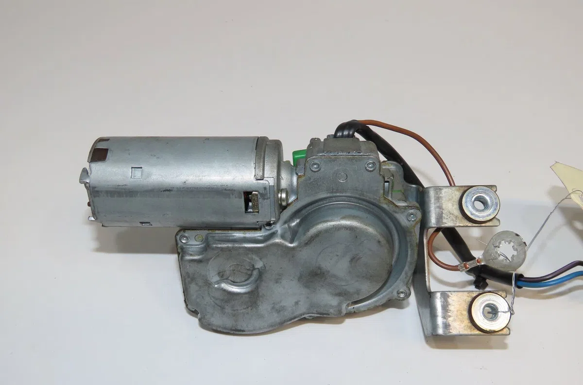 Moteur essuie-glace arrière Opel CORSA B (S93) 1.7 d (f08, f68, m68) (1996-2000) occasion