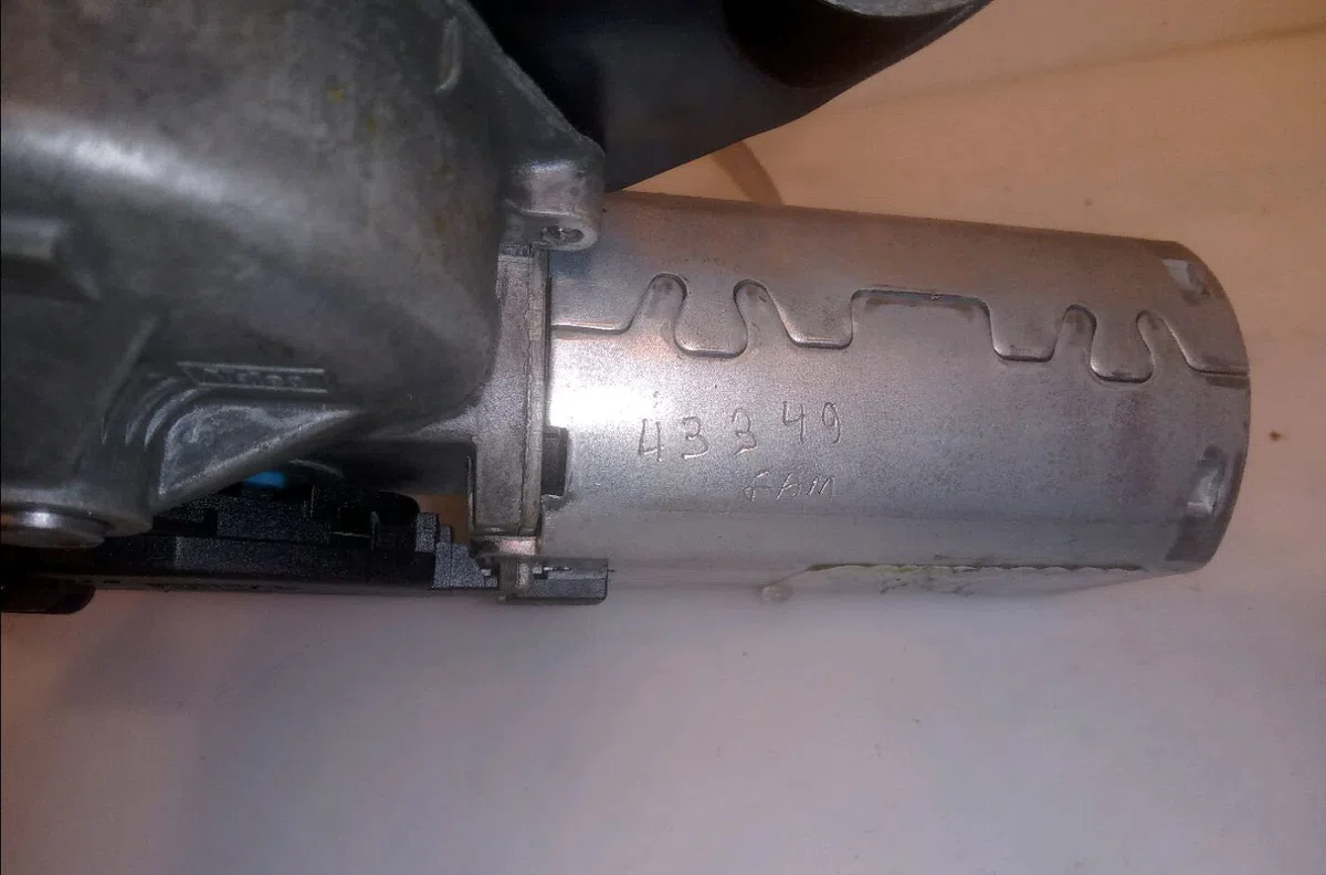 Moteur essuie-glace arrière Opel INSIGNIA A (G09) 2.0 cdti (68) (2008-2017) occasion