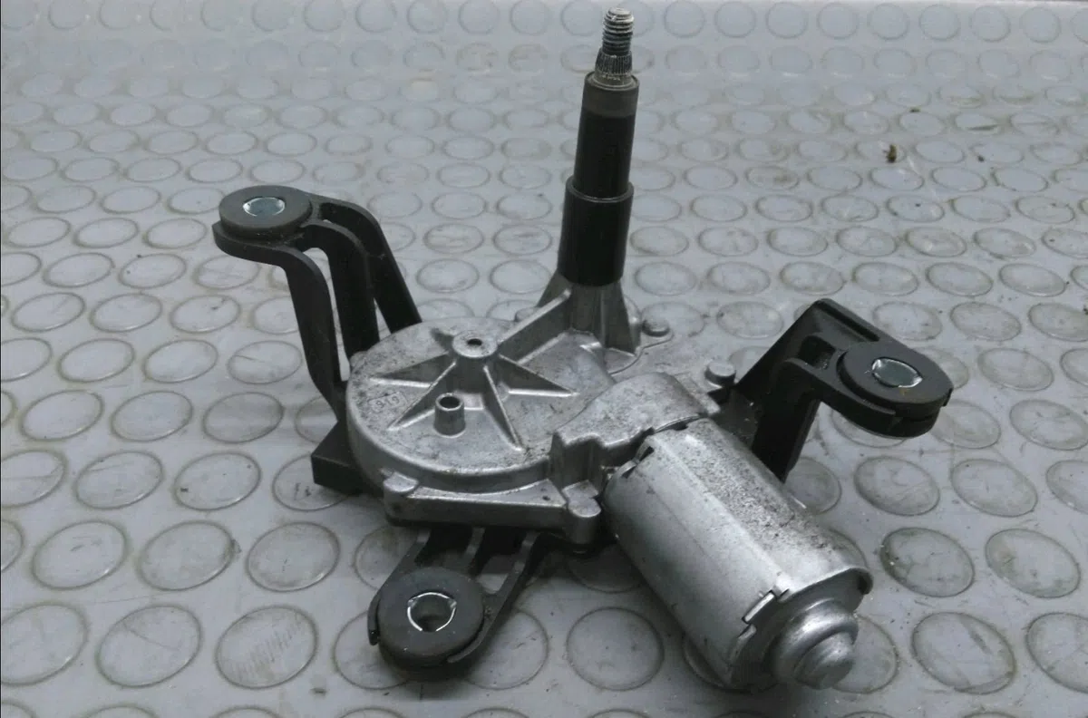 Moteur essuie-glace arrière Opel VECTRA C Break (Z02) 1.9 cdti (f35) (2004-2009) occasion