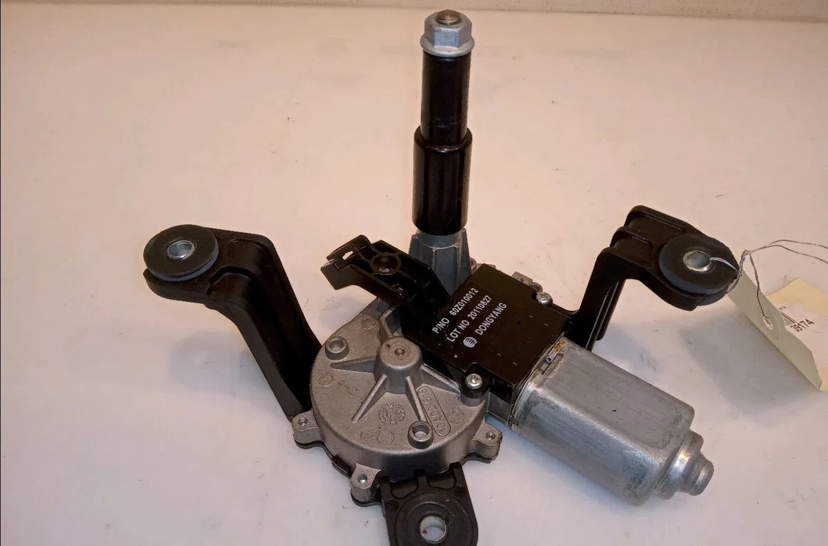 Moteur essuie-glace arrière Opel ZAFIRA TOURER C (P12) 1.4 (75) (2011) occasion