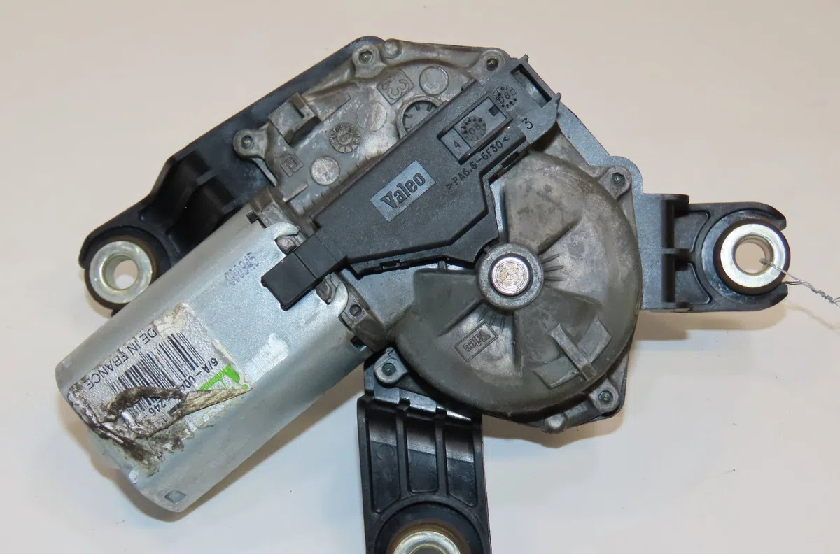Moteur essuie-glace arrière Opel ZAFIRA - ZAFIRA FAMILY B (A05) 1.9 cdti (m75) (2005-2015) 5 portes occasion