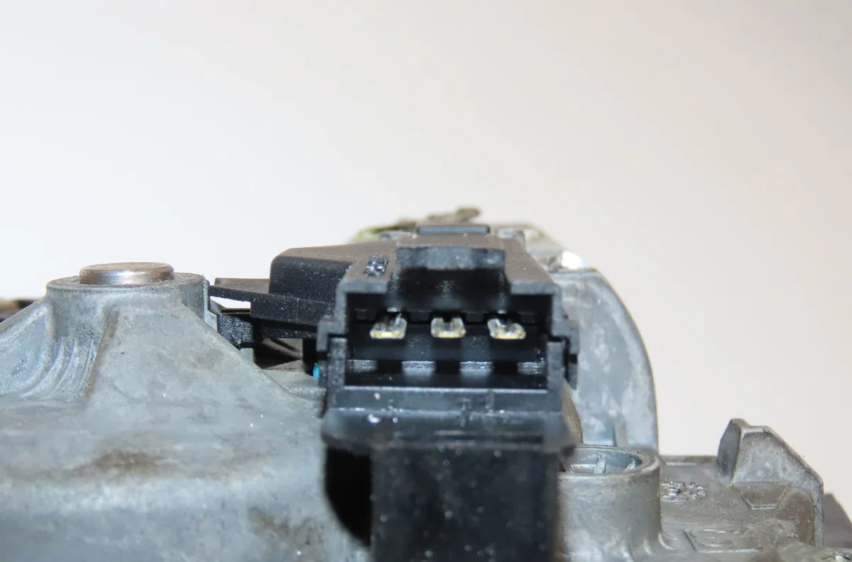 Moteur essuie-glace arrière Opel ZAFIRA - ZAFIRA FAMILY B (A05) 1.9 cdti (m75) (2005-2015) 5 portes occasion