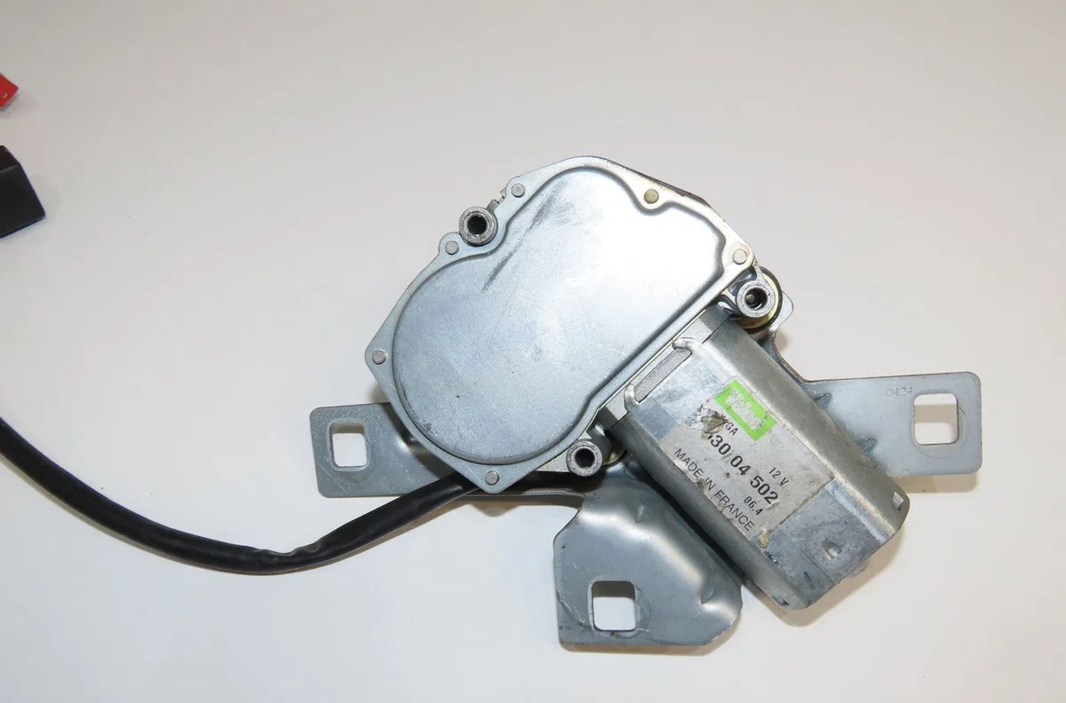 Moteur essuie-glace arrière Peugeot 106 I (1A, 1C) 1.4 (1991-1996) occasion