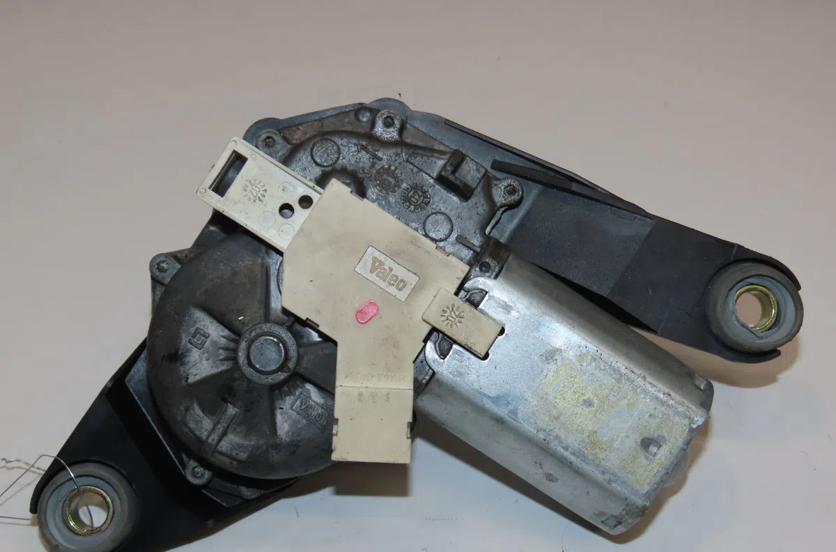 Moteur essuie-glace arrière Peugeot 106 II (1A_, 1C_) 1.5 d (1998-2004) 3 portes occasion