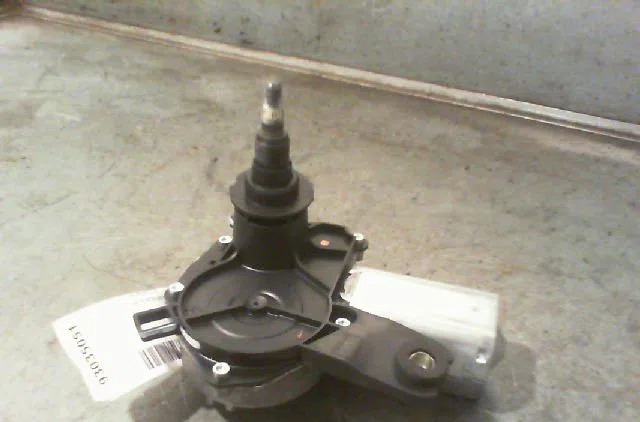 Moteur essuie-glace arrière PEUGEOT 107 2007 occasion