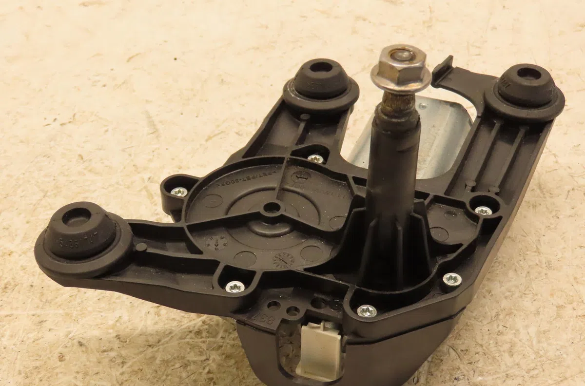Moteur essuie-glace arrière Peugeot 3008 Monospace (0U_) 1.6 bluehdi 120 (2014-2016) occasion