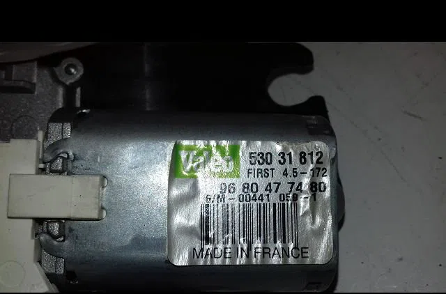 Moteur essuie-glace arrière Peugeot 3008 Monospace (0U_) 1.6 hdi (2009-2016) 5 portes occasion