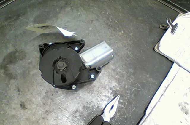 Moteur essuie-glace arrière Peugeot 407 SW (6E_) 1.6 hdi 110 (2004-2010) 5 portes occasion