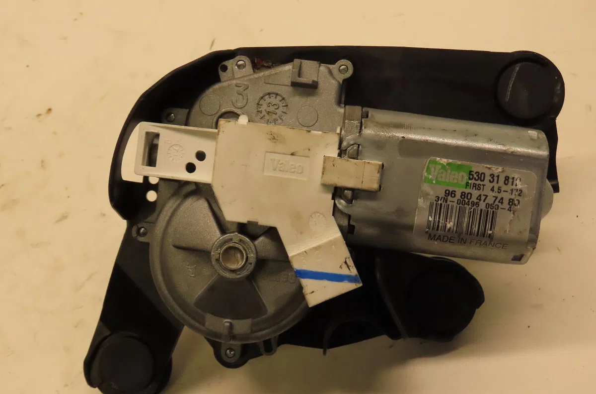 Moteur essuie-glace arrière Peugeot 5008 (0U_, 0E_) 2.0 hdi (2009-2017) occasion