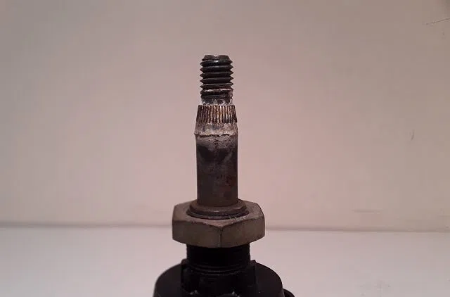 Moteur essuie-glace arrière Renault CLIO II (BB_, CB_) 1.2 16v (bb05, bb0w, bb11, bb27, bb2t, bb2u, bb2v, cb05,... (2001