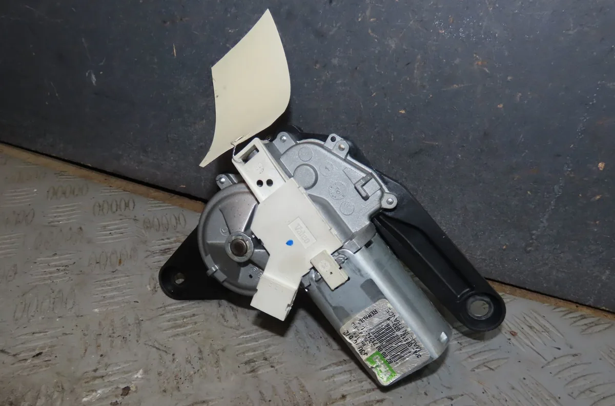 Moteur essuie-glace arrière Renault CLIO II (BB_, CB_) 1.2 16v (bb05, bb0w, bb11, bb27, bb2t, bb2u, bb2v, cb05,... (2001