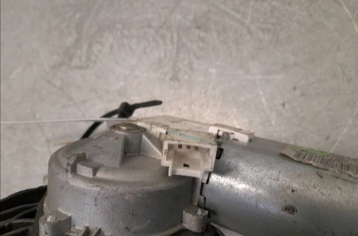 Moteur essuie-glace arrière RENAULT CLIO III  1.5 DCI 90ch occasion