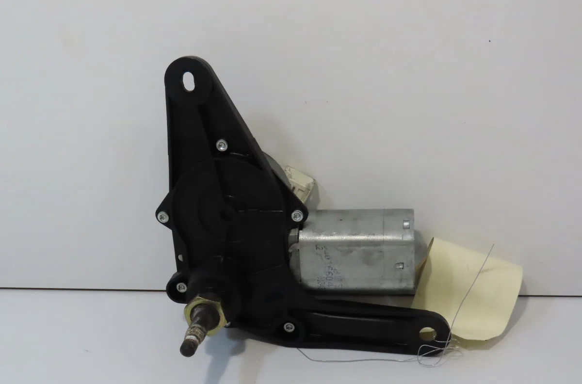 Moteur essuie-glace arrière Renault CLIO III (BR0-1, CR0-1) 1.5 dci (c-br0g, c-br1g) (2005-2012) 5 portes occasion