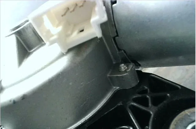 Moteur essuie-glace arrière Renault CLIO III Grandtour (KR0-1_) 1.6 16v (kr0b) (2007-2012) occasion
