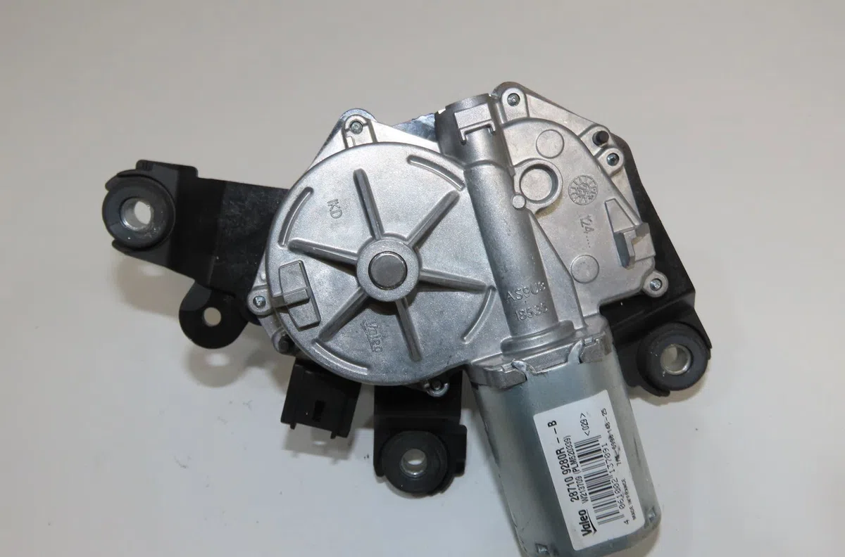 Moteur essuie-glace arrière Renault CLIO V (B7_) 1.5 blue dci 100 (b7ad) (2021) occasion