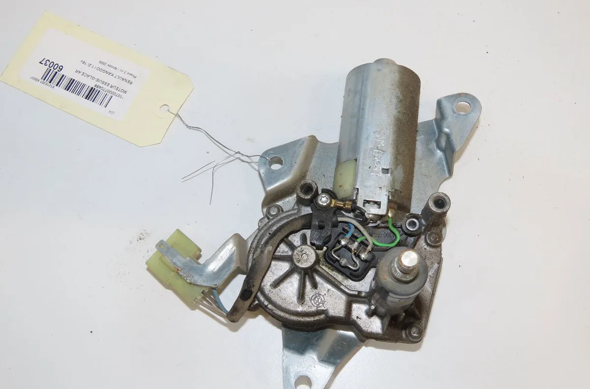Moteur essuie-glace arrière Renault KANGOO Express (FC0-1_) 1.2 16v (fc05, fc0w, fc1d, fc1p, fc1k, fc0t) (2001) occasion