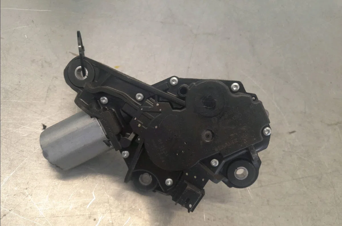 Moteur essuie-glace arrière Renault KANGOO - GRAND KANGOO II (KW0-1_) 1.5 dci 110 (kw0c, kw0h) (2010) occasion
