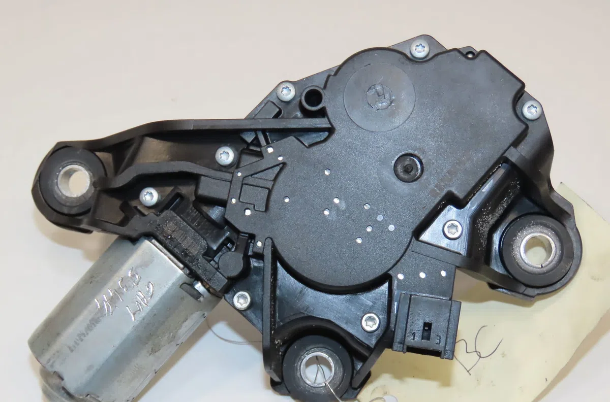 Moteur essuie-glace arrière Renault KANGOO - GRAND KANGOO II (KW0-1_) 1.5 dci 90 (kw05, kw08, kw0g, kw11) (2008) occasio