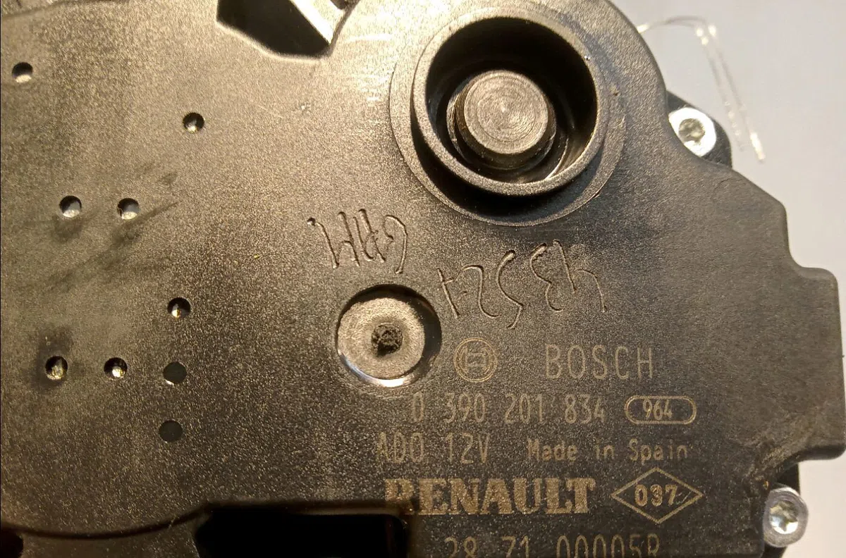 Moteur essuie-glace arrière Renault LAGUNA III Grandtour (KT0-1) 1.5 dci (kt0a, kt0r, kt02) (2007-2015) occasion