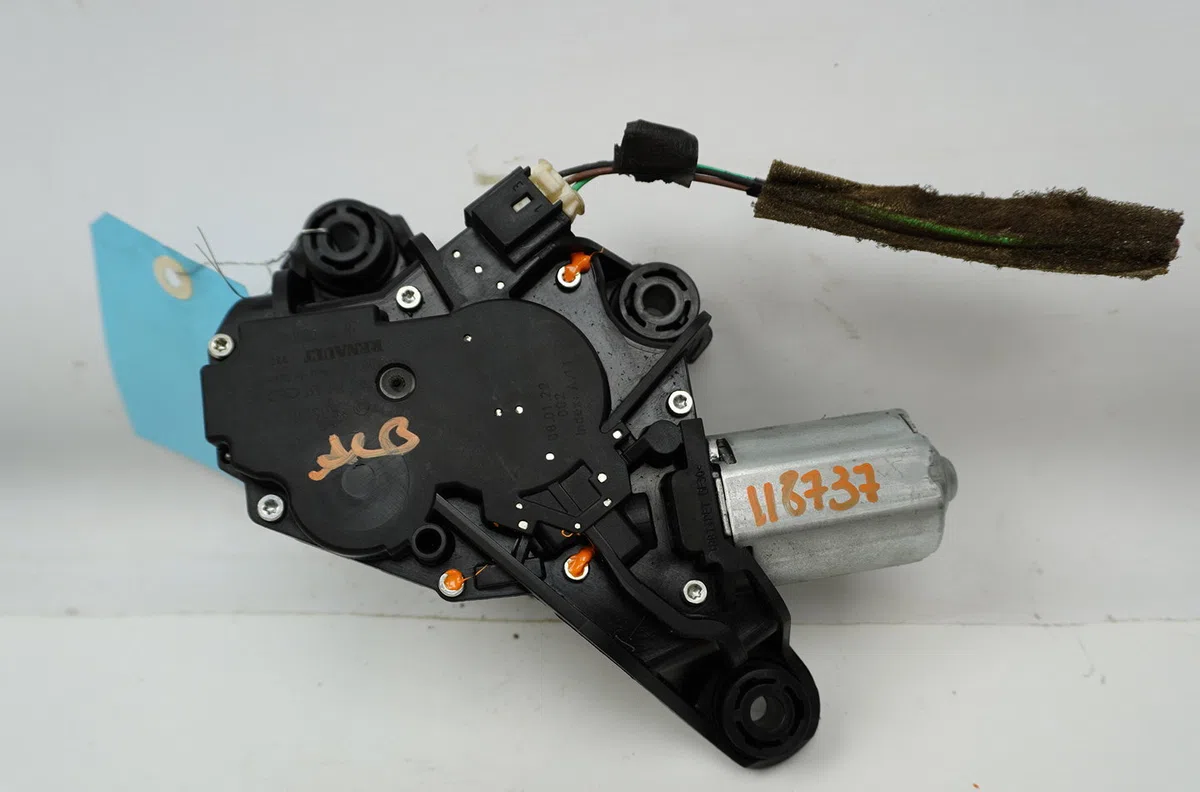 Moteur essuie-glace arrière Renault LAGUNA III Grandtour (KT0-1) 2.0 dci (kt01, kt08, kt09, kt0k, kt12, kt1d, kt1w) (200