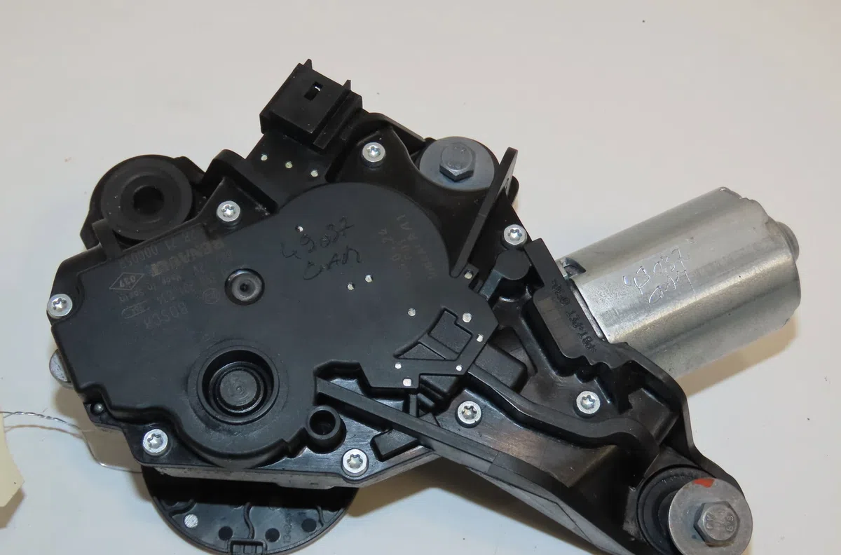 Moteur essuie-glace arrière Renault LAGUNA III Grandtour (KT0-1) 2.0 dci (kt01, kt08, kt09, kt0k, kt12, kt1d, kt1w) (200