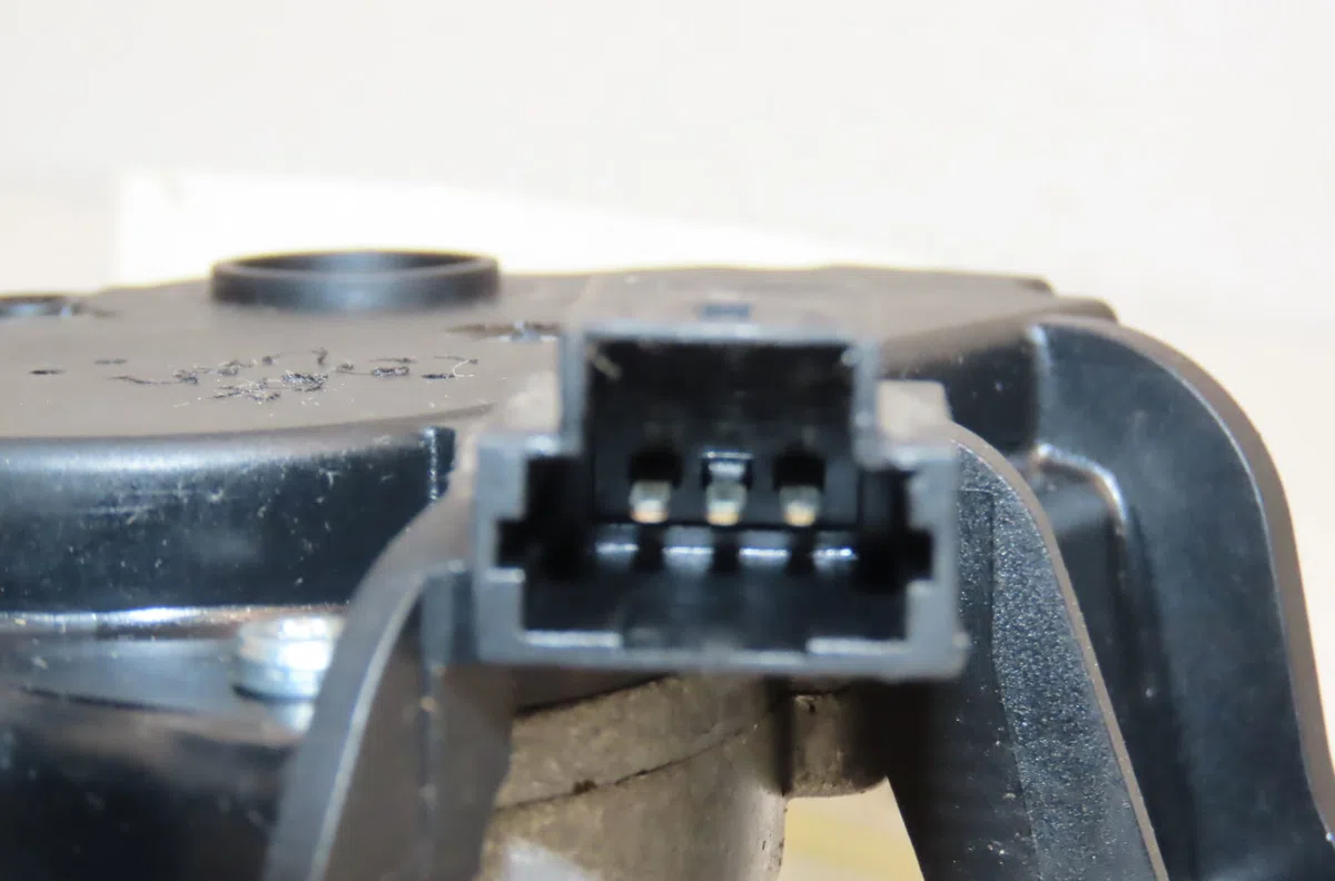 Moteur essuie-glace arrière Renault LAGUNA III Grandtour (KT0-1) 2.0 dci (kt01, kt08, kt09, kt0k, kt12, kt1d, kt1w) (200