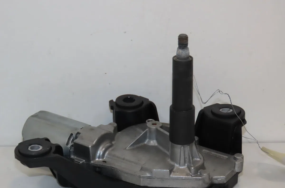 Moteur essuie-glace arrière Renault MEGANE III 3-5 portes (BZ0-1_, B3_) 1.2 tce (bz2b, bz11) (2012-2015) 5 portes occasi