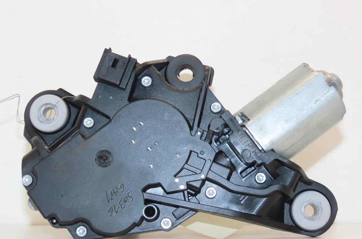 Moteur essuie-glace arrière Renault MEGANE III 3-5 portes (BZ0-1_, B3_) 1.2 tce (bz2b, bz11) (2012-2015) 5 portes occasi