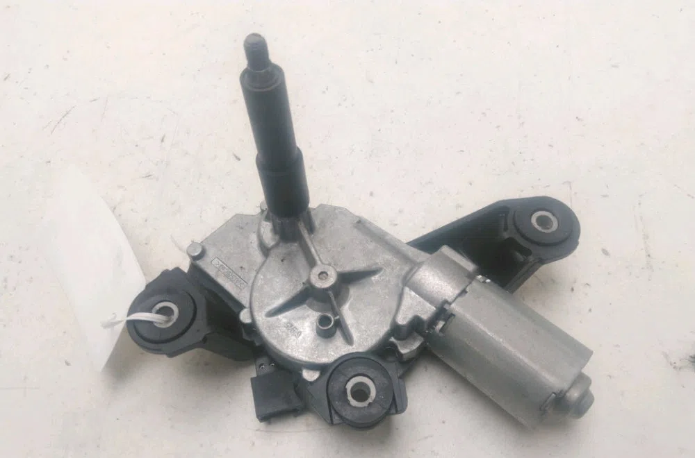 Moteur essuie-glace arrière Renault MEGANE III 3-5 portes (BZ0-1_, B3_) 1.6 dci (bz00, bz12, bz13) (2011-2015) 5 portes 