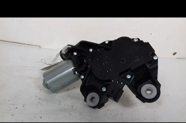 Moteur essuie-glace arrière Renault MEGANE III Grandtour (KZ0-1) 1.5 dci (kz09, kz0d, kz1g, kz29, kz14, kz1w, kz10, kz1f