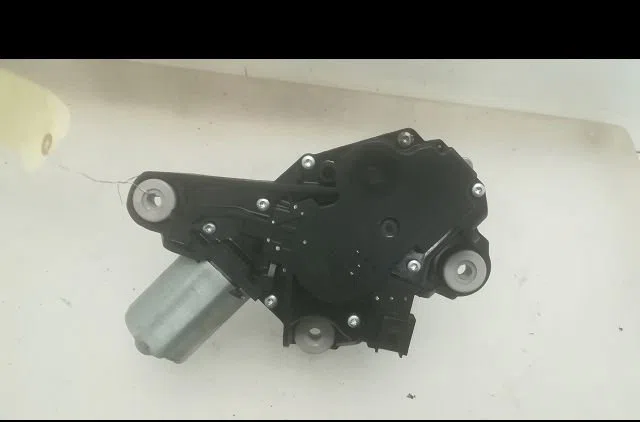 Moteur essuie-glace arrière Renault MEGANE III Grandtour (KZ0-1) 1.5 dci (kz09, kz0d, kz1g, kz29, kz14, kz1w, kz10, kz1f