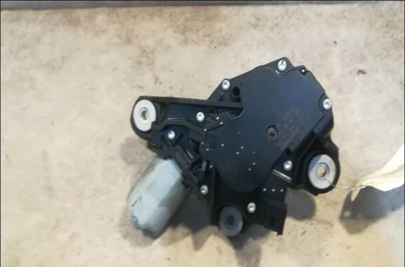Moteur essuie-glace arrière Renault MEGANE III Grandtour (KZ0-1) 1.6 dci (kz00, kz12, kz13) (2011) occasion
