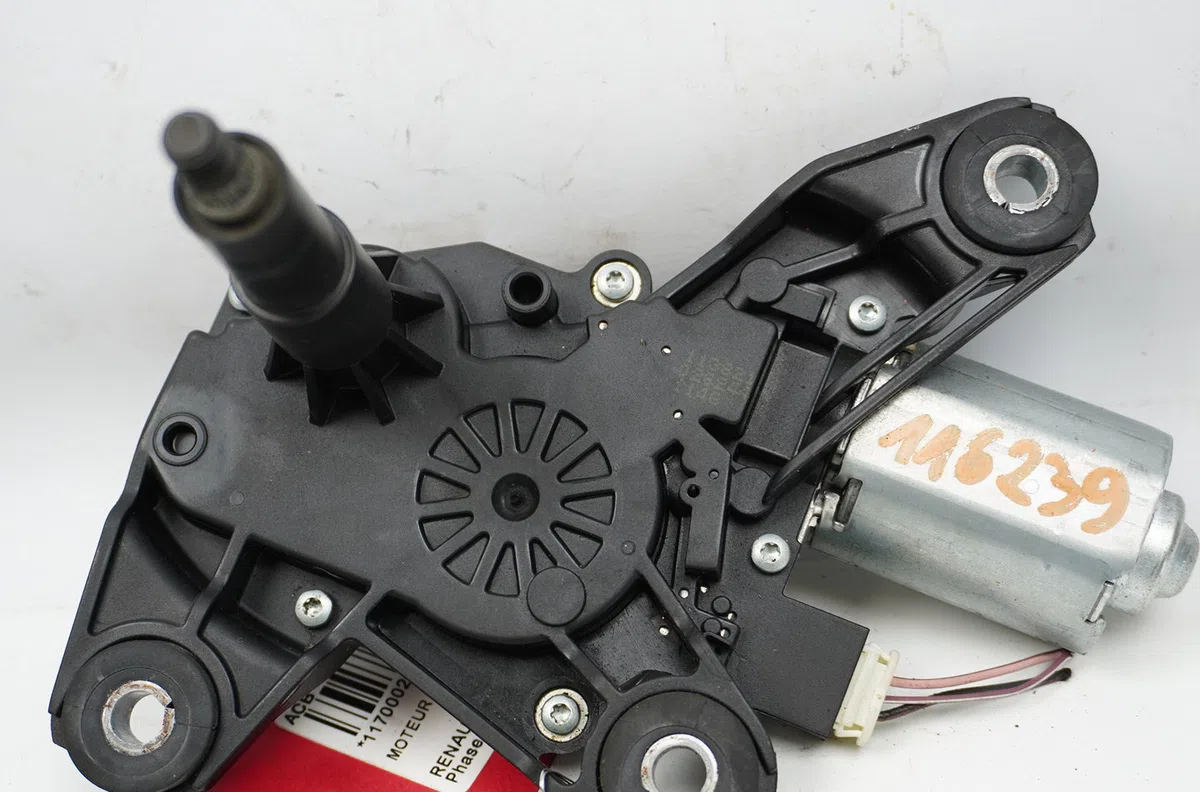 Moteur essuie-glace arrière Renault MEGANE IV 3-5 portes (B9A-M-N_) 1.5 dci 110 (b9a3) (2015) occasion