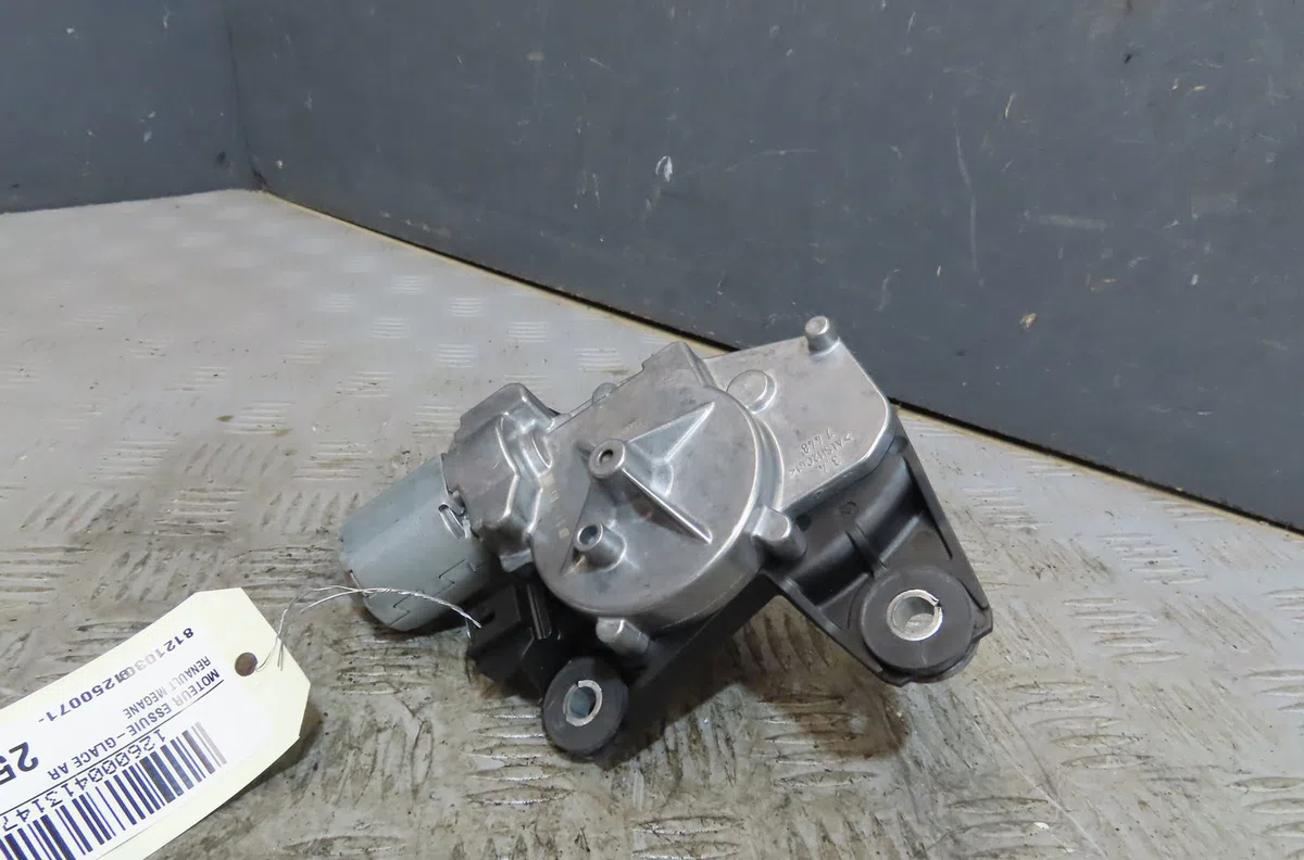 Moteur essuie-glace arrière Renault MEGANE IV Estate (K9A-M-N_) 1.5 blue dci 115 (k9a6) (2018) occasion