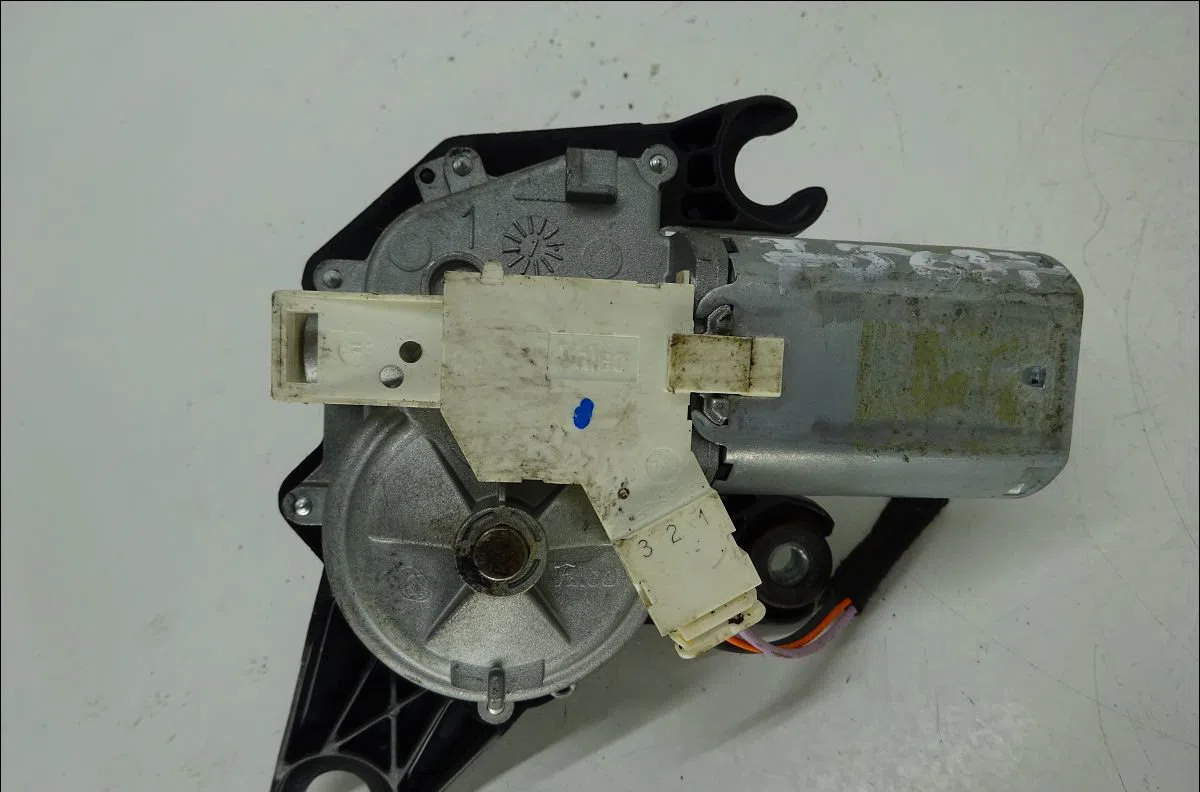 Moteur essuie-glace arrière Renault TWINGO II (CN0_) 1.2 16v (cn04, cn0a, cn0b) (2007-2014) 3 portes occasion